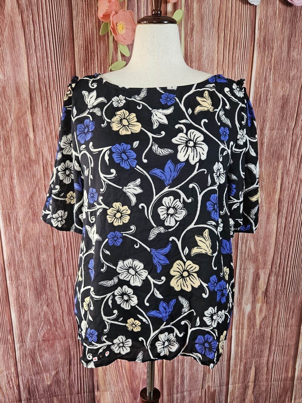 Ann Taylor Floral Ruffle Trim Top Size XXL